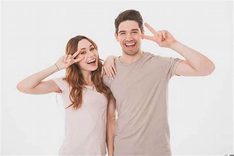 梦见好多人坐车是什么征兆？梦到坐大巴车上好很多人