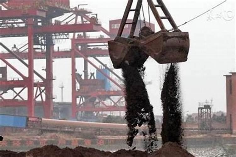 女人梦见很多煤炭什么预兆？女人本命年财运好不好呢