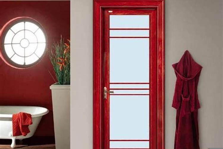 梦见家里门坏了什么意思？梦见官财进自家门