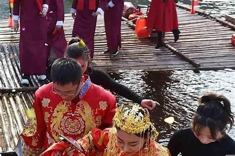 八字合婚怎样算合适?男女合婚八字主要看什么