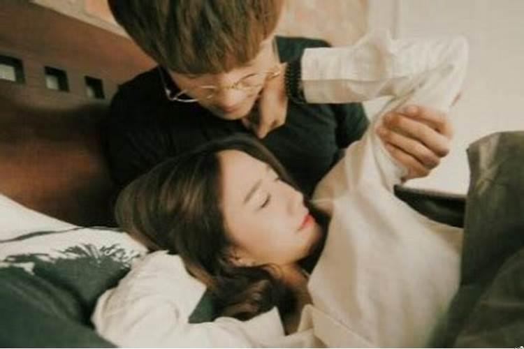 十二星座真正爱你的表现,摩羯男动心的表现是什么样