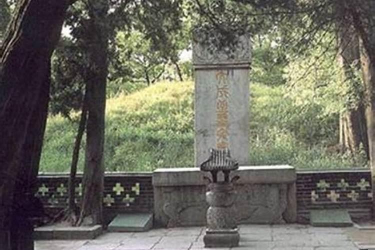 给祖坟添土有什么讲究？老坟的风水真的管着下一代的好坏吗