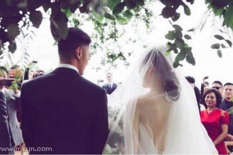 梦见鬼妈妈和鬼孩子，孕妇梦见男孩子叫自己妈妈