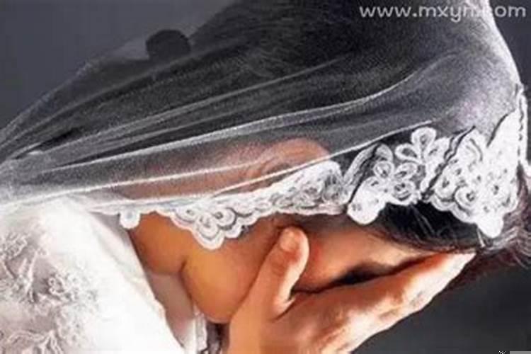 梦到别人被强迫(梦见自己被强迫结婚很不愿意)