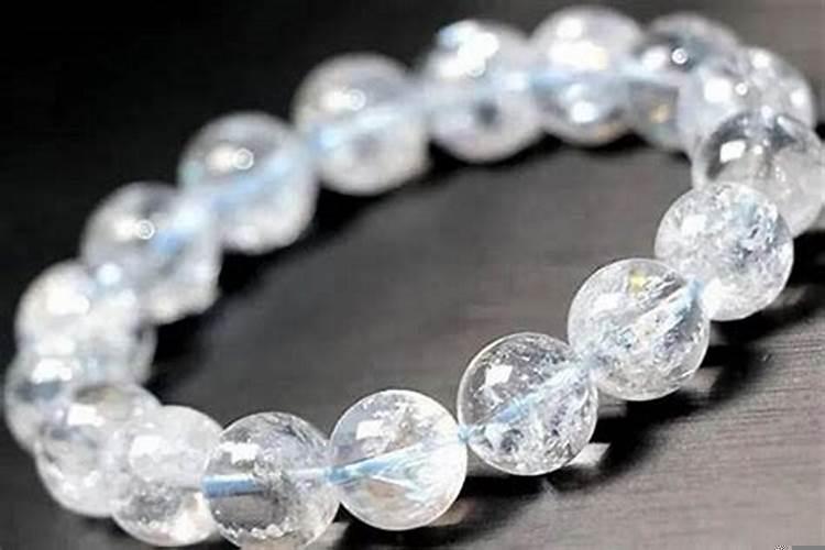 十二生肖对应的幸运色 属虎女本命年佩戴什么饰品最好