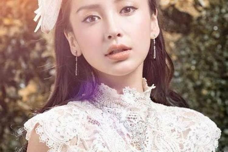 最有富婆命的星座女，女人戴什么招人缘