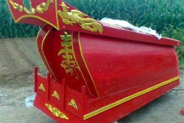 女人梦见活着的长辈死了什么意思？梦见亲人去世是什么预兆心理学