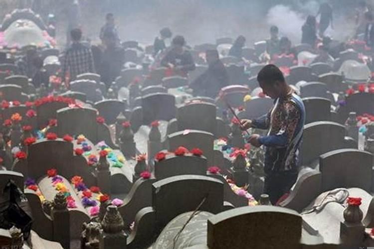 给奶奶上坟需要什么