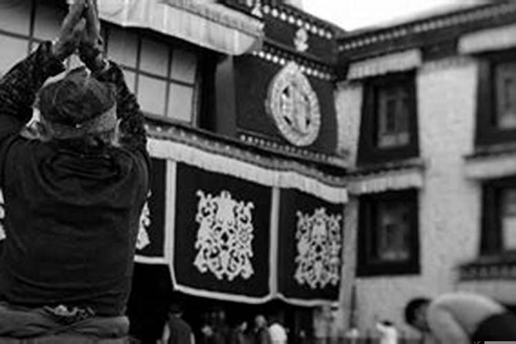 梦见家里有个黑色棺材，梦见黑色棺材预示着什么兆头周公解梦