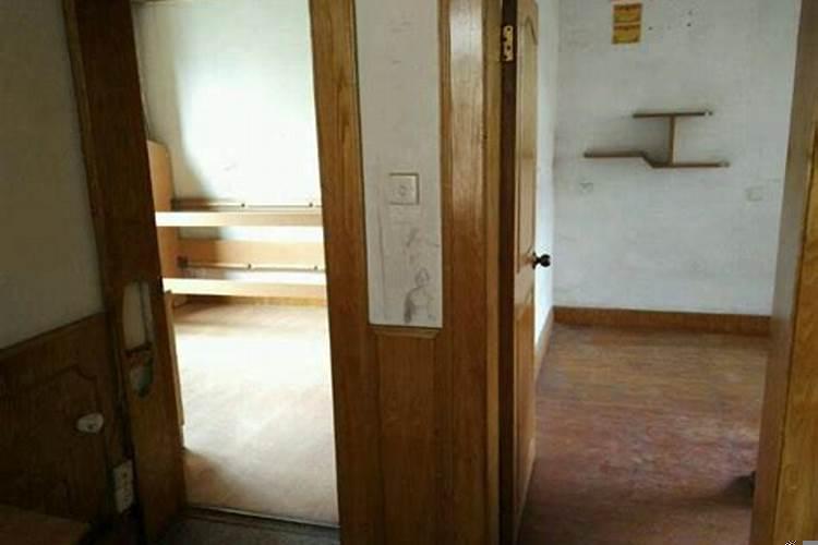 做梦梦到装修老房子什么预兆？梦见别人翻修老房子