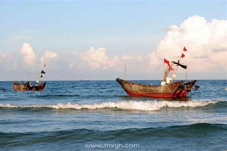 孕妇梦见大海和船和人（梦见大海和船什么意思）