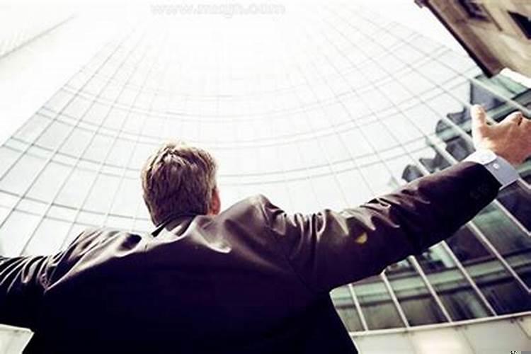 梦到自己升职好吗？梦见 升官