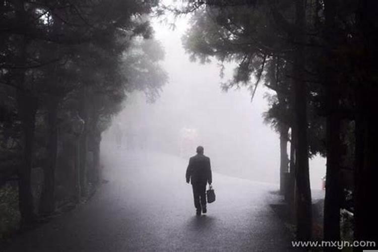 梦见父亲死了，自己放声大哭咋回事啊