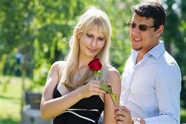 梦见和前夫合婚