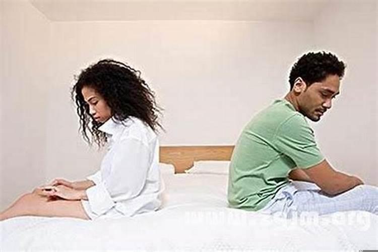 梦见现任老公和前任老公是什么意思