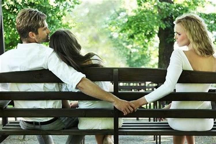 梦见爱人跟人跑了