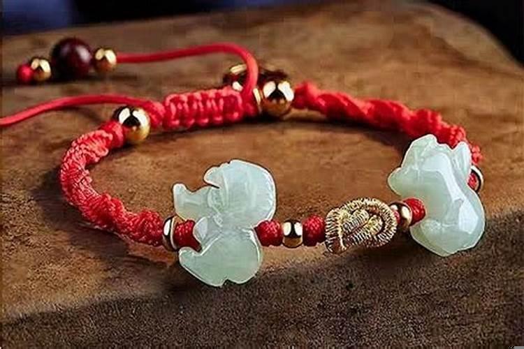 2021年属鼠可以穿红色吗