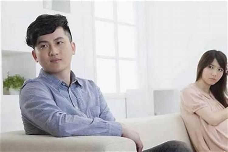 男朋友越来越爱吃醋为什么