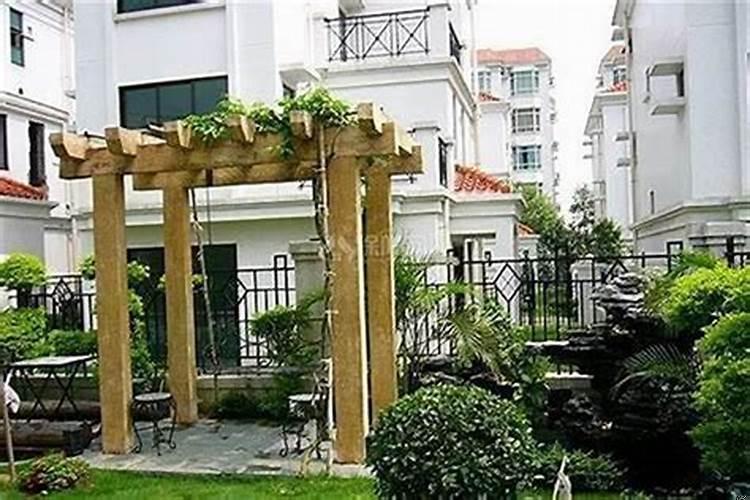 门旁有大树风水好不好