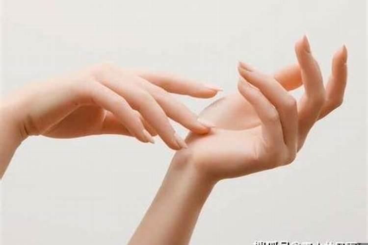 手大脚大的人面相