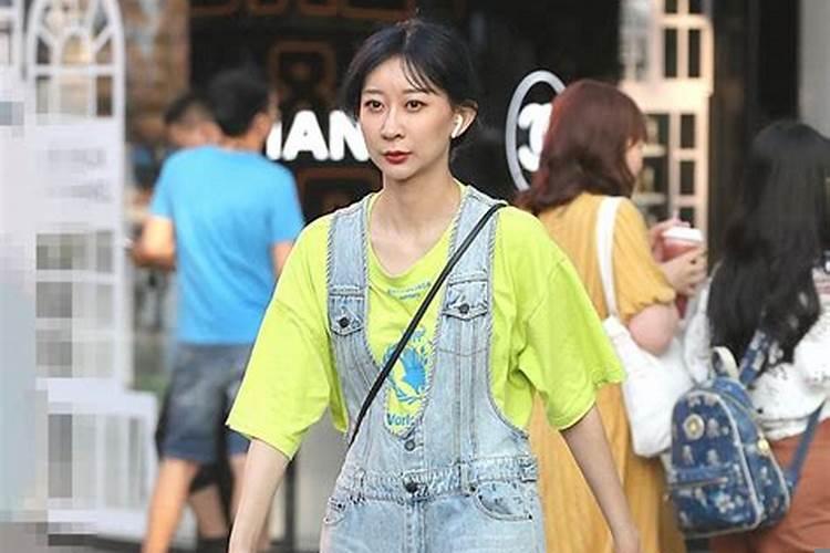 梦见又肥又大的黑色牛仔裤