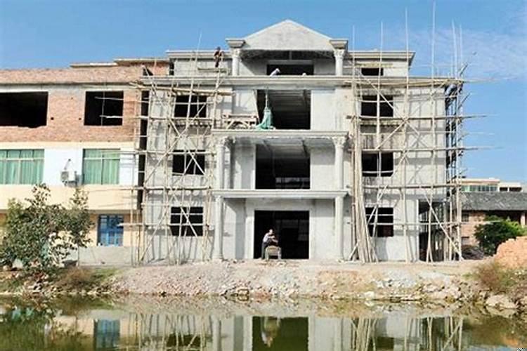 请问梦见父母盖房子有什么征兆没