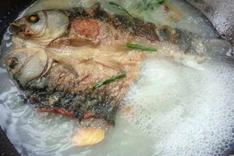 梦见炖鱼是怎么回事