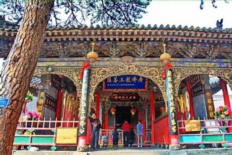 五台山求财哪个寺庙最灵验