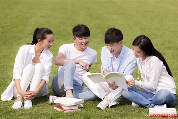 梦见同学是什么征兆女生