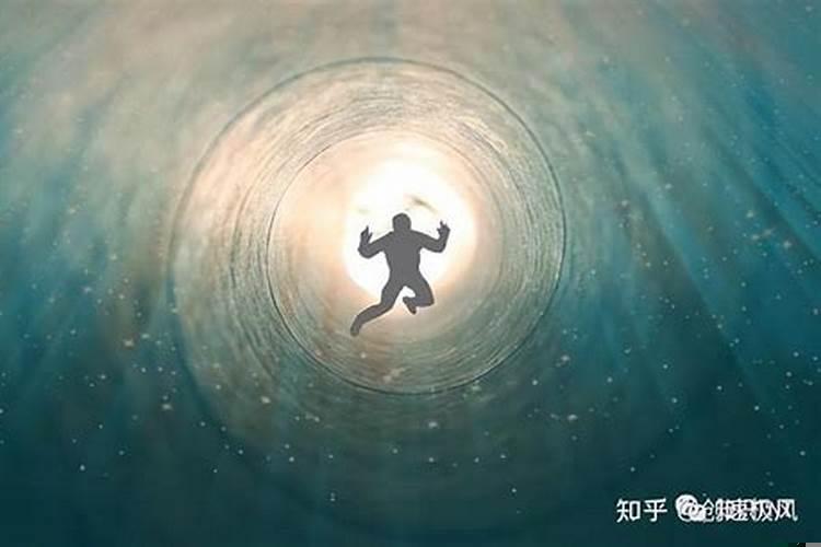 老人死之前是不是能看到鬼