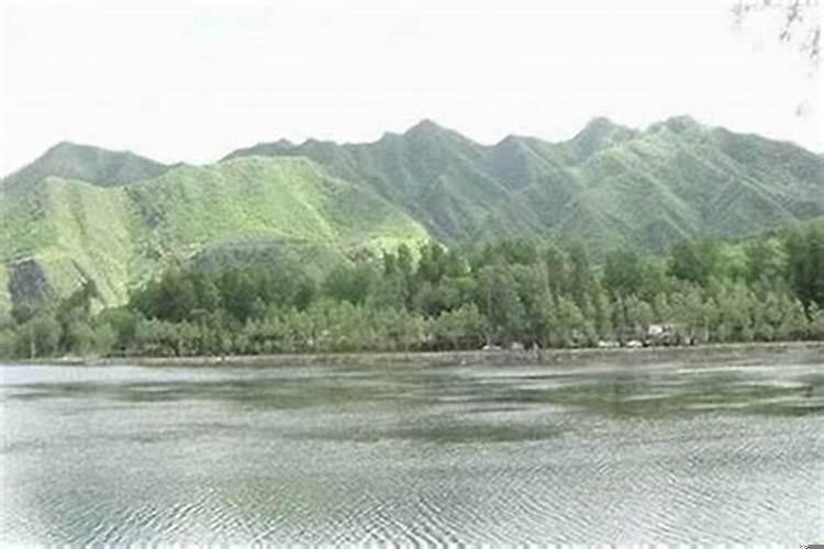 祖坟出贵人的征兆