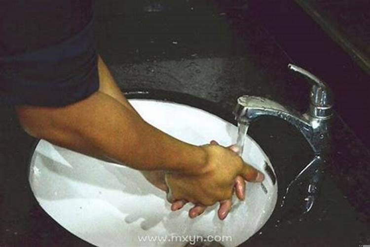 梦见小孩拉屎尿是什么意思