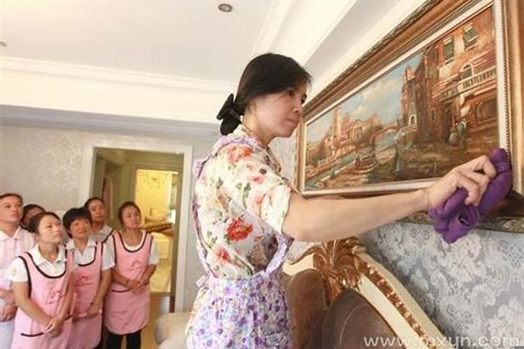 梦见自己打死了一只老鼠流了好多血