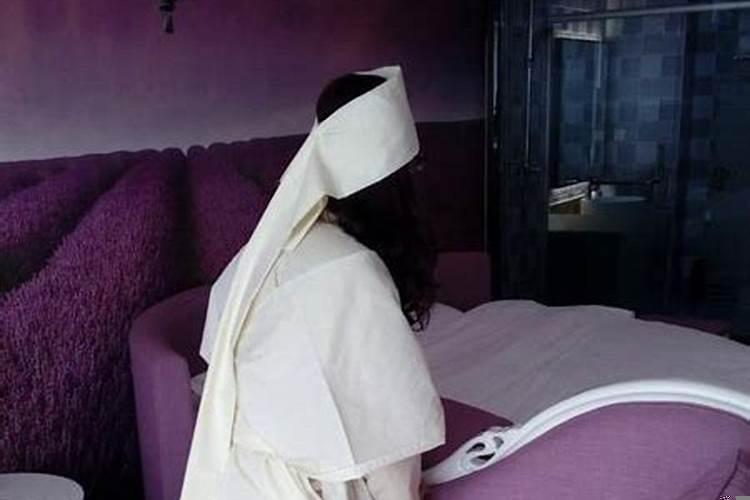 梦见穿孝衣有什么征兆人没有死