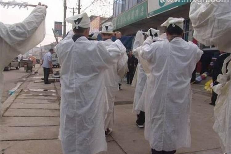 梦见穿孝衣有什么征兆人没有死