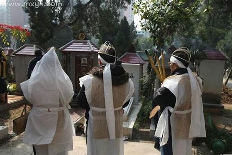 梦见戴孝的什么意思