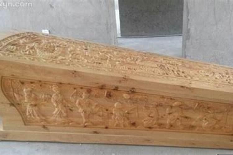 女人梦见白色空棺材