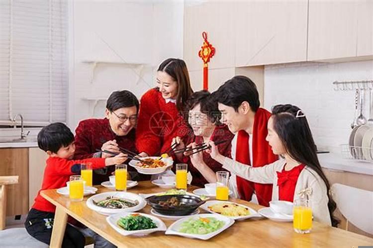 梦见大姑给我做饭吃