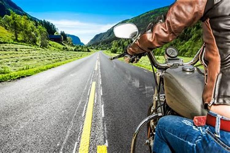 梦见骑摩托车是什么意思别人