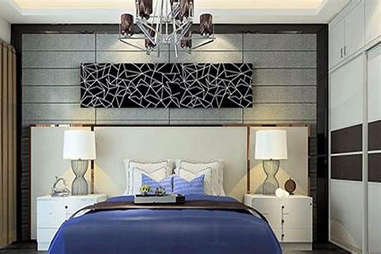 床头一般挂什么较好