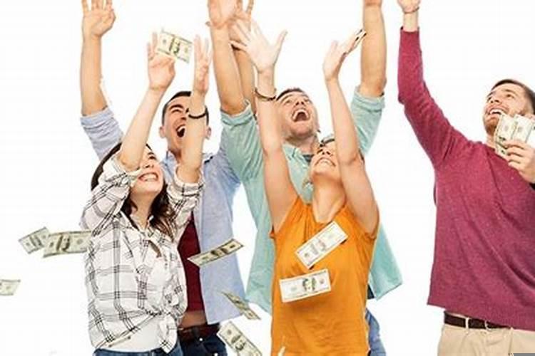 梦见自己衣服在地上捡起来了