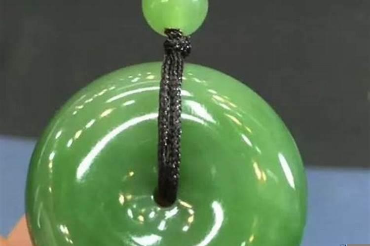 金命带什么旺财