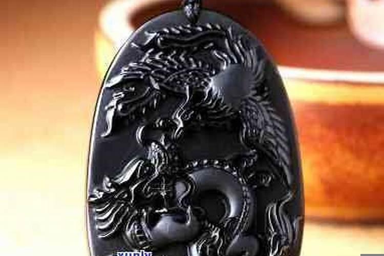 属马的佩戴龙吊坠好不