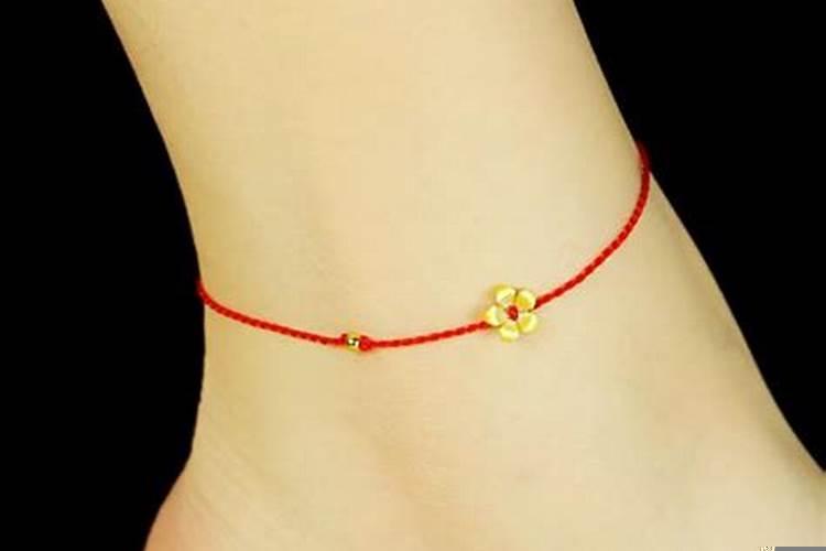 40岁的女人戴红绳手链
