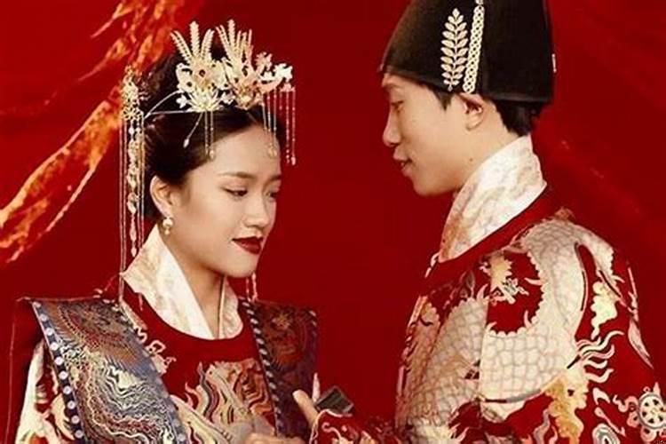 八字什么样的女人受宠