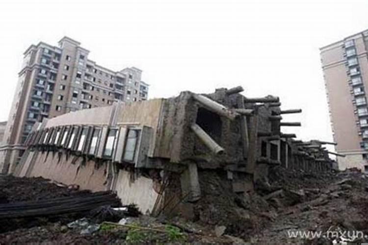 梦见高楼坍塌寓意着什么预兆