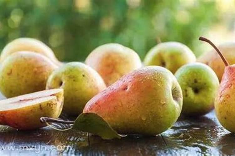 梦见死去的外婆对着我哭