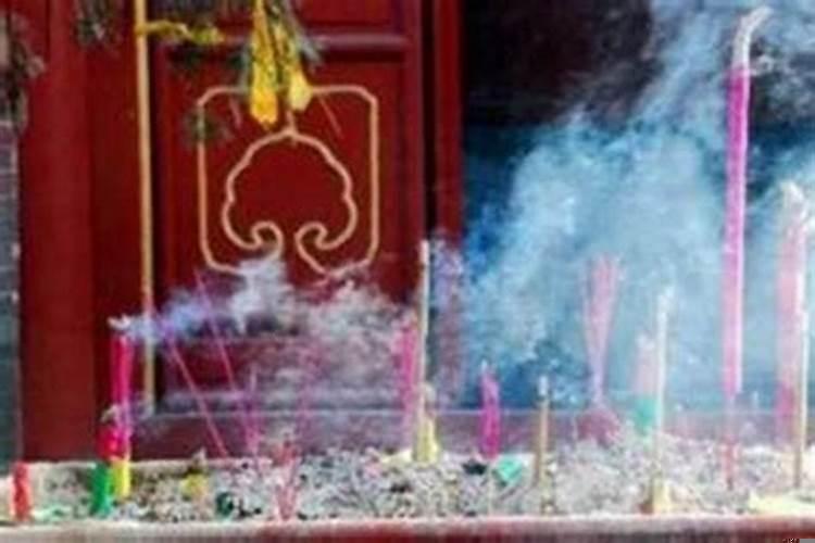 梦见很多寺庙但是没进去