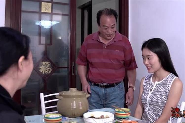 梦见儿子带女朋友回家吃饭