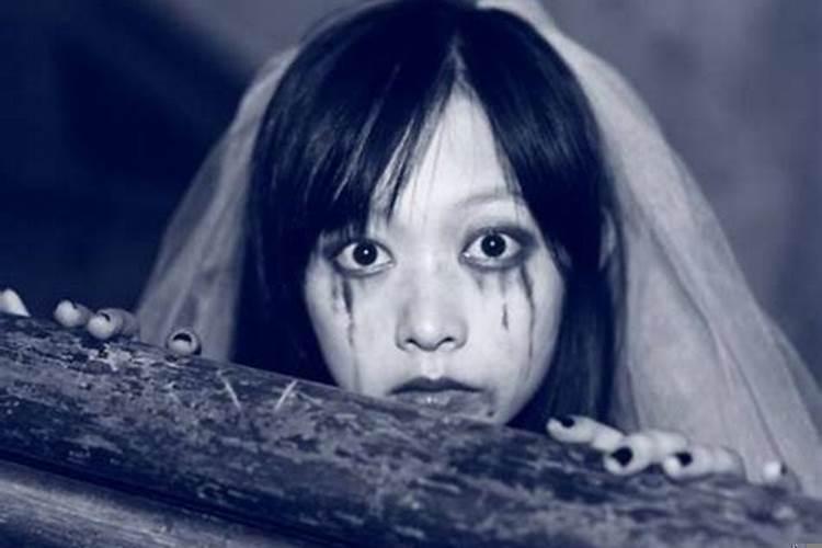 做梦梦到被鬼吓着是什么意思